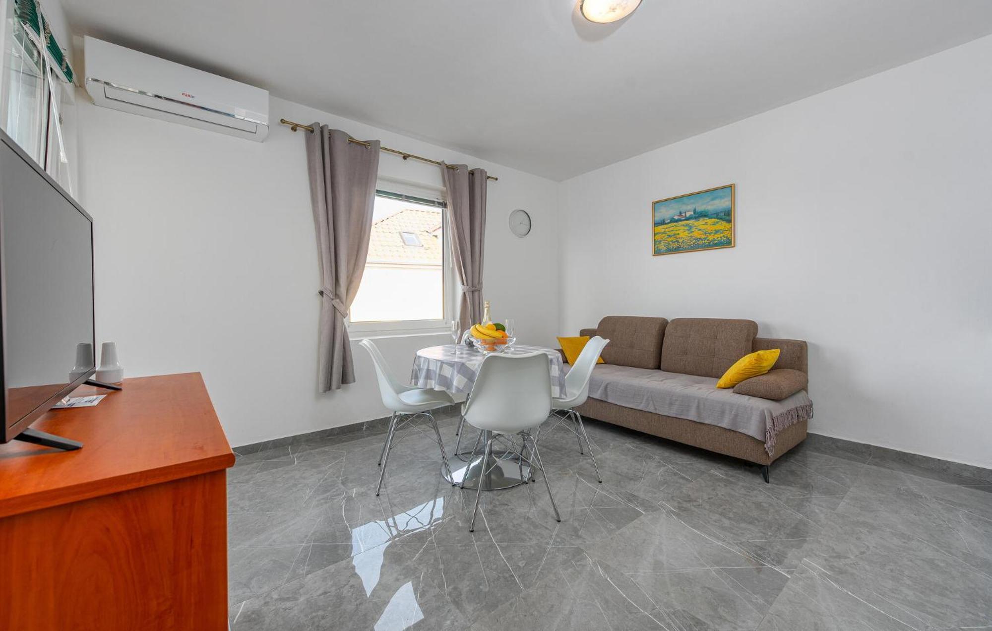 Amazing Apartment In Pakoštane Dış mekan fotoğraf
